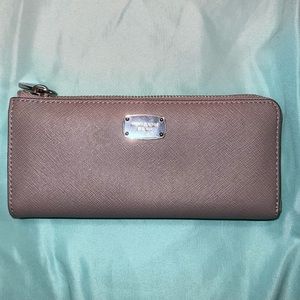 MK Jet Set Travel Large Logo Quarter-Zip Wallet